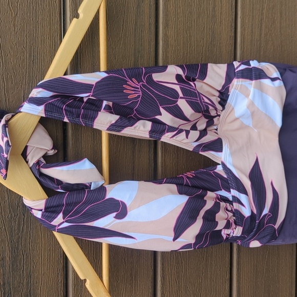 CUPSHE Women V Neck One Piece Swimsuit Halter Ruched Tummy Control XL NWT - Picture 3 of 9